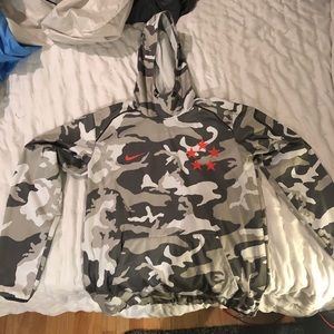 Men’s Nike pullover/windbreaker camo